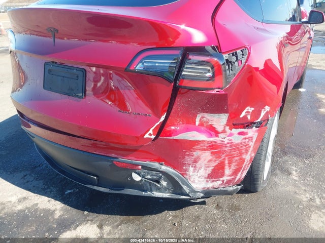 2024 TESLA MODEL Y 7SAYGDEE2RF081255 Photo 5
