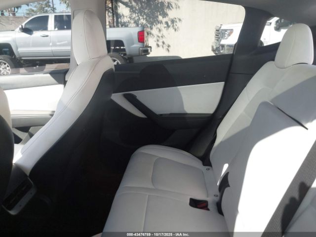 2021 TESLA MODEL Y 5YJYGDEF9MF097922 Photo 6