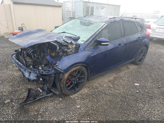 Ford Focus 2016 1FADP3K24GL344555 Image 2
