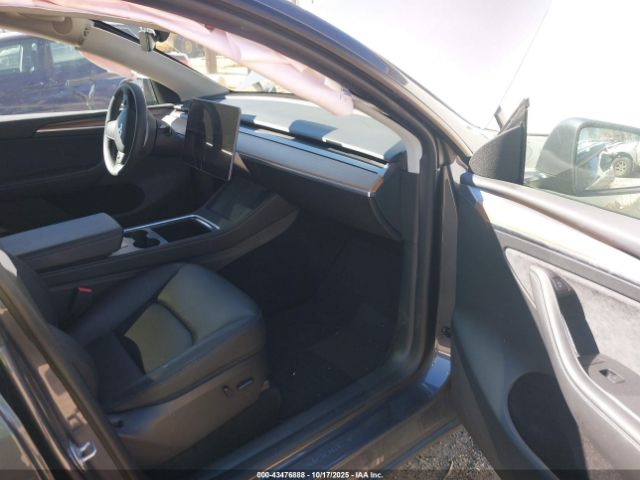 2023 TESLA MODEL Y 7SAYGDEE5PF914785 Photo 4