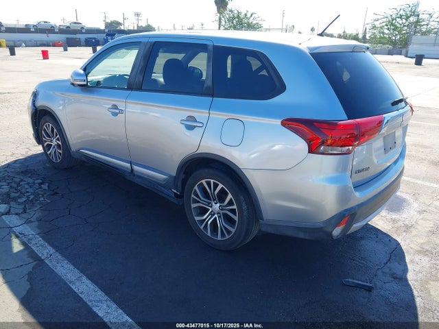 2016 MITSUBISHI OUTLANDER JA4AD3A31GZ050599 Photo 2