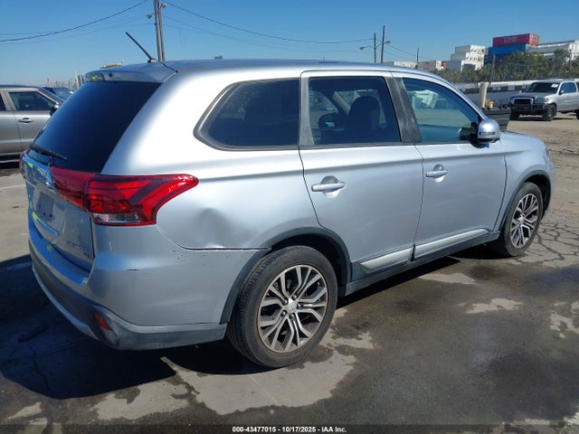 2016 MITSUBISHI OUTLANDER JA4AD3A31GZ050599 Photo 3