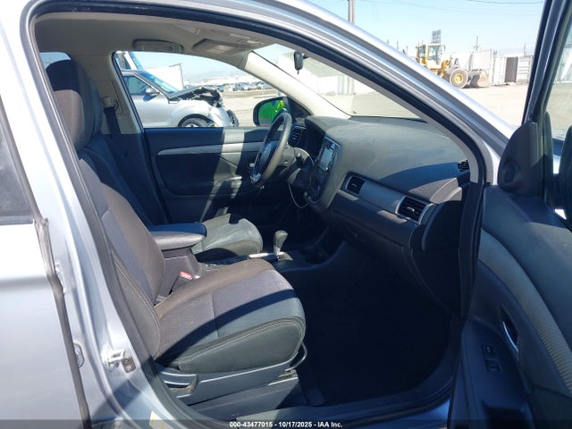 2016 MITSUBISHI OUTLANDER JA4AD3A31GZ050599 Photo 4
