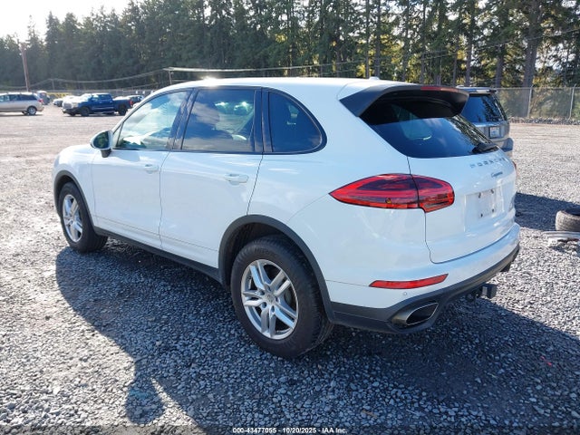 2016 PORSCHE CAYENNE WP1AA2A29GLA01362 Photo 2