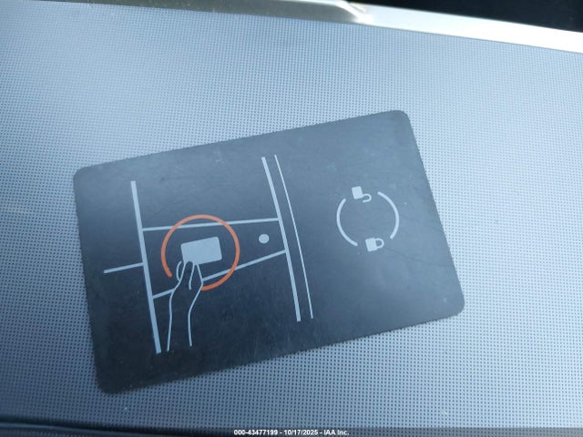 2025 TESLA MODEL 3 5YJ3E1EBXSF048995 Photo 10