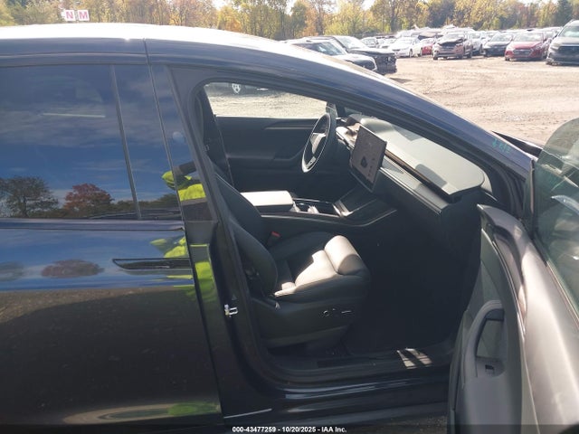 2026 TESLA MODEL X 7SAXCBE59TF473264 Photo 4