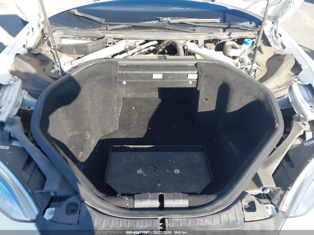 2015 TESLA MODEL S 5YJSA1H18FFP75908 Photo 9