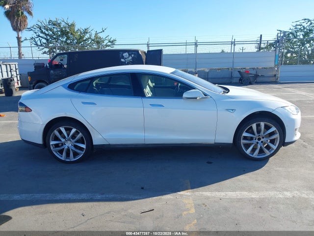 5YJSA1H18FFP75908 Tesla MODEL S