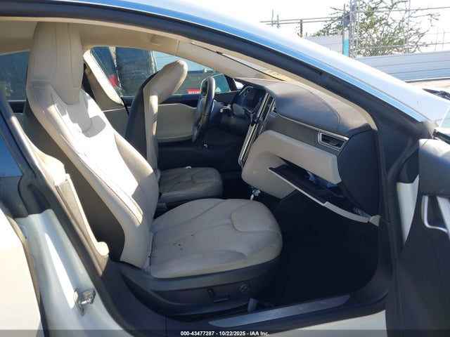 2015 TESLA MODEL S 5YJSA1H18FFP75908 Photo 4