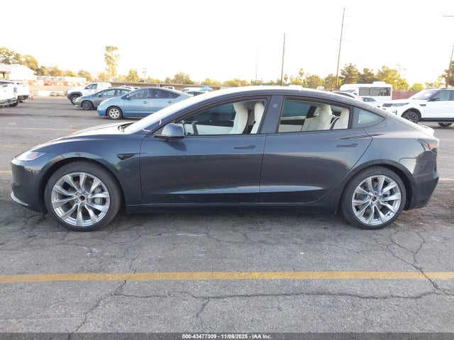 Tesla Model 3 Long Range Rear-wheel Drive 2025 5YJ3E1EA4SF009424 Image 15