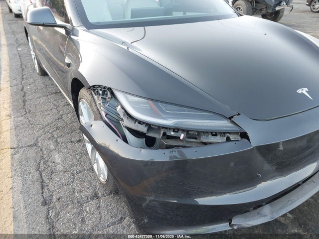 2025 TESLA MODEL 3 5YJ3E1EA4SF009424 Photo 5