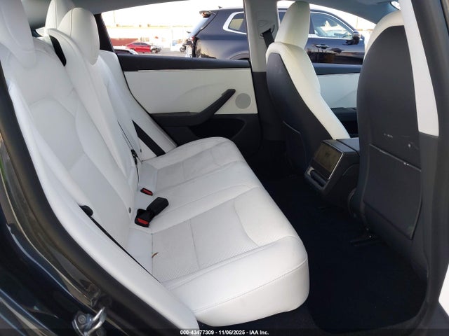 2025 TESLA MODEL 3 5YJ3E1EA4SF009424 Photo 7
