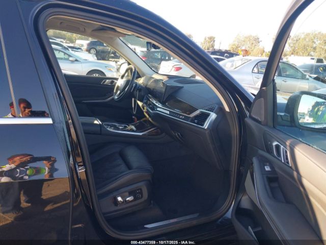 2025 BMW X7 5UX23EM03S9X05153 Photo 4