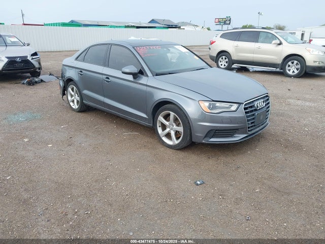 2016 AUDI A3 WAUB8GFF1G1114676 Photo 0