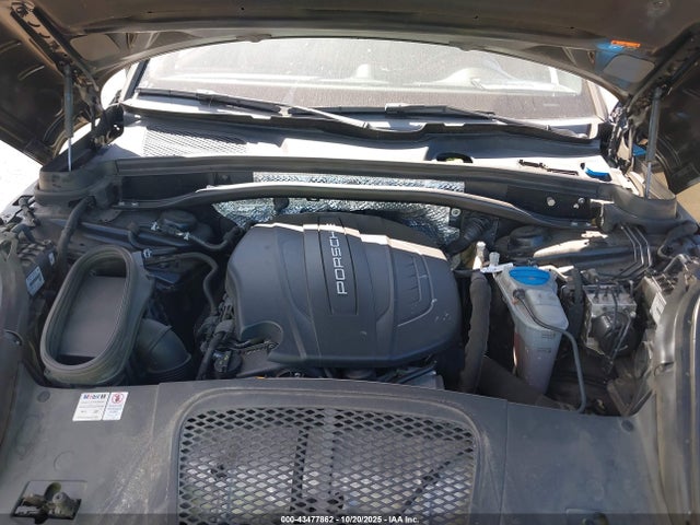 2018 PORSCHE MACAN WP1AA2A5XJLB13282 Photo 9