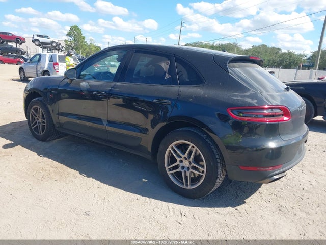 2018 PORSCHE MACAN WP1AA2A5XJLB13282 Photo 2