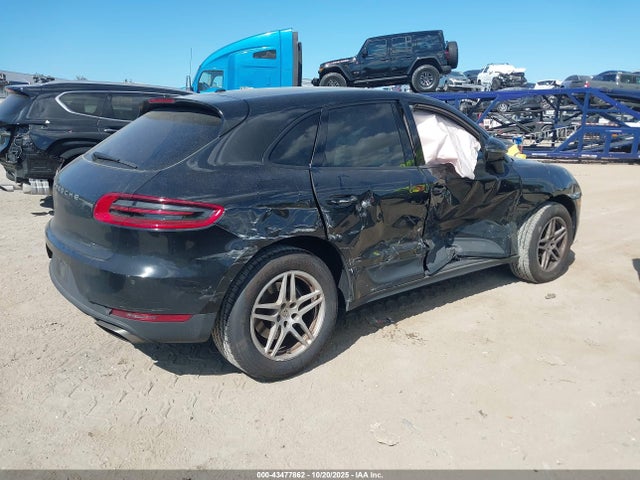2018 PORSCHE MACAN WP1AA2A5XJLB13282 Photo 3