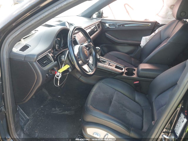 2018 PORSCHE MACAN WP1AA2A5XJLB13282 Photo 4