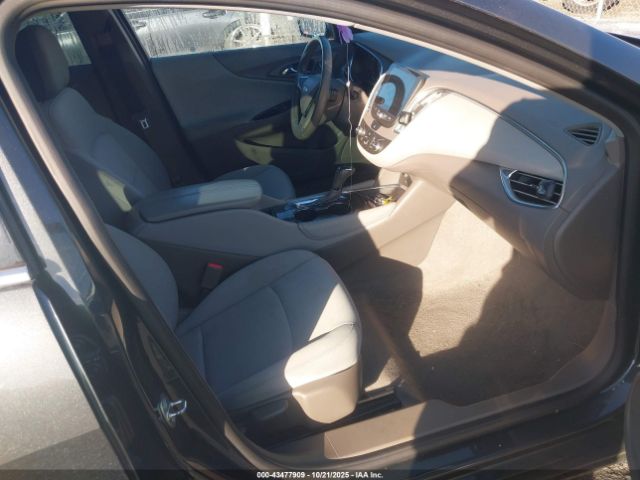 2017 CHEVROLET MALIBU 1G1ZE5ST0HF108911 Photo 4