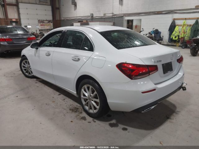 2020 MERCEDES-BENZ A 220 WDD3G4FB9LW037189 Photo 2