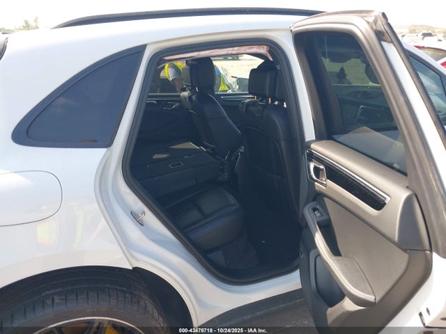 2022 PORSCHE MACAN WP1AA2A51NLB03505 Photo 7