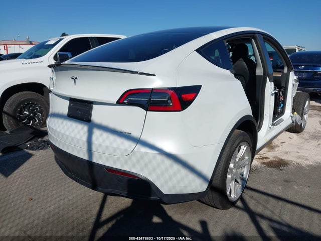2023 TESLA MODEL Y 7SAYGDEE6PA063612 Photo 3