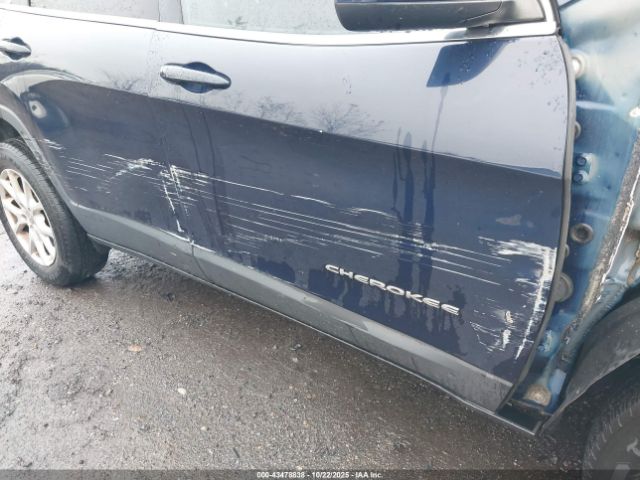 2016 JEEP CHEROKEE 1C4PJMCS2GW183893 Photo 5