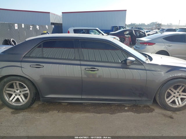 2C3CCABT8KH524095 Chrysler 300