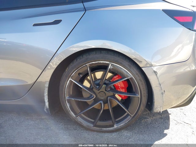 2024 Tesla Model 3 Performance All-wheel Drive მანქანა იყიდება აუქციონზე, vin: 5YJ3E1ET1RF853397, აუქციონის ნომერი: 43478965