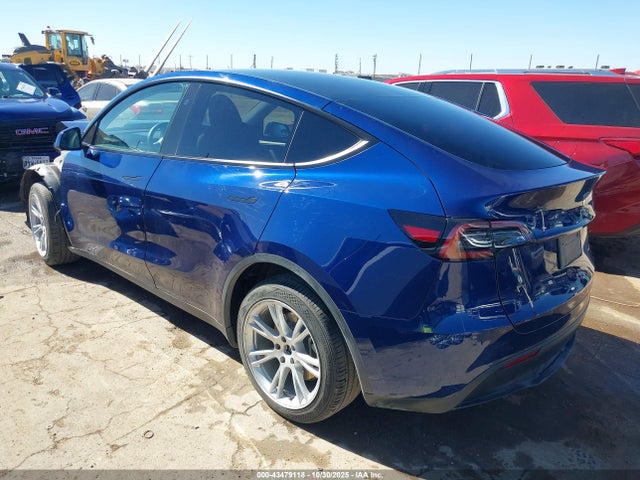 2023 TESLA MODEL Y 7SAYGDEE2PF806415 Photo 2