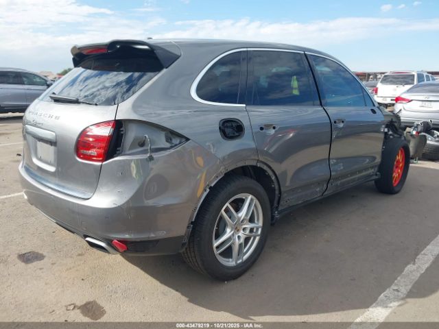 2013 PORSCHE CAYENNE WP1AA2A25DLA03699 Photo 3