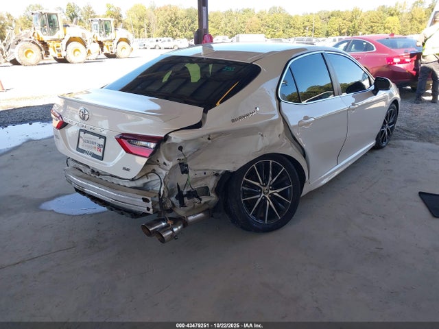 43479251 :رقم المزاد ، 4T1T11AK2NU638374 vin ، 2022 Toyota Camry Se مزاد بيع