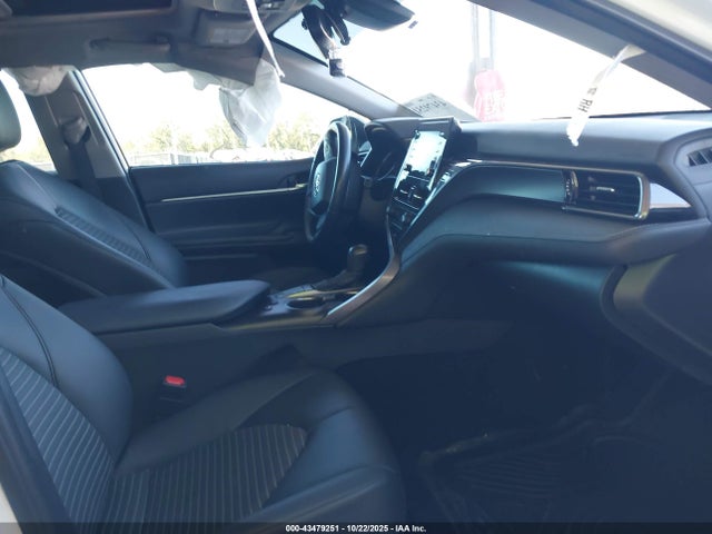 43479251 :رقم المزاد ، 4T1T11AK2NU638374 vin ، 2022 Toyota Camry Se مزاد بيع