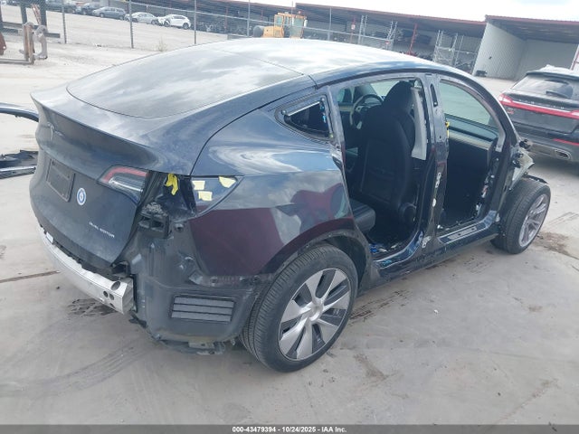 2024 TESLA MODEL Y 7SAYGDEE5RA227483 Photo 3