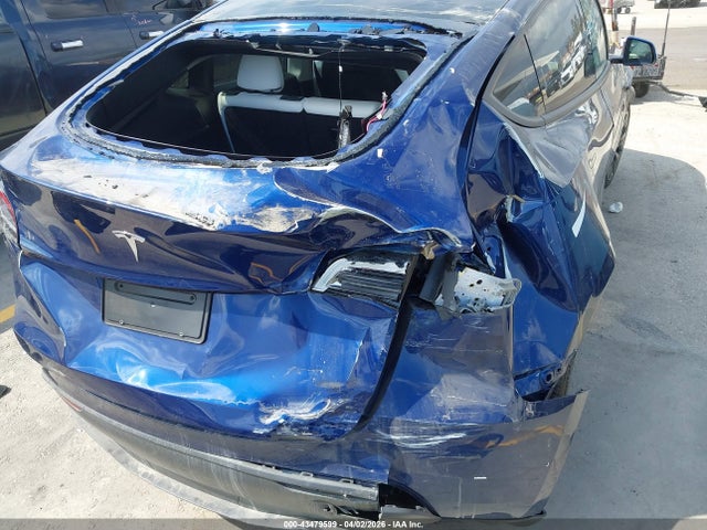 2025 TESLA MODEL Y 7SAYGDED4SF256344 Photo 5