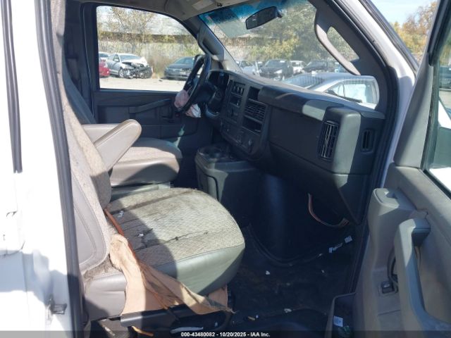 2017 GMC SAVANA 2500 1GTW7BFGXH1121789 Photo 4