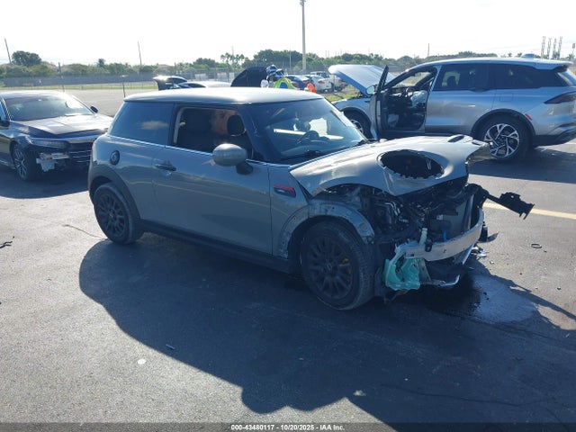 2021 MINI HARDTOP WMWXR5C02M2N46867 Photo 0