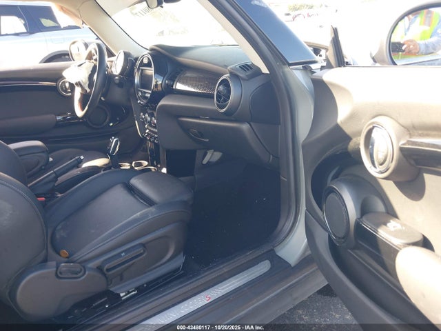 2021 MINI HARDTOP WMWXR5C02M2N46867 Photo 4