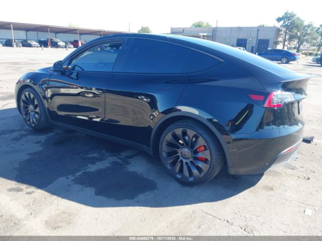 2023 TESLA MODEL Y 7SAYGDEF7PF908219 Photo 2