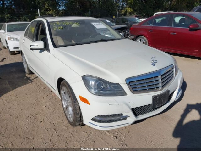 2012 MERCEDES-BENZ C 300 WDDGF8BB5CR194332