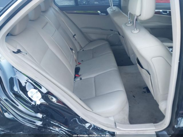 2010 MERCEDES-BENZ C 300 WDDGF5EB9AR102405 Photo 7