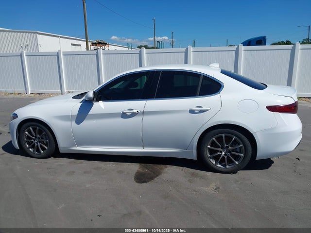 Alfa Romeo Giulia Ti Rwd 2018 ZARFAECN0J7576312 Image 14