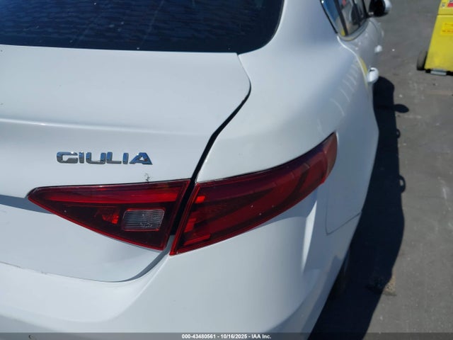 Alfa Romeo Giulia Ti Rwd 2018 ZARFAECN0J7576312 Image 17