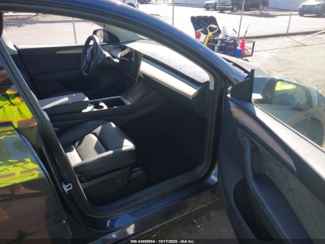 2024 TESLA MODEL Y 7SAYGDEE8RA234511 Photo 4