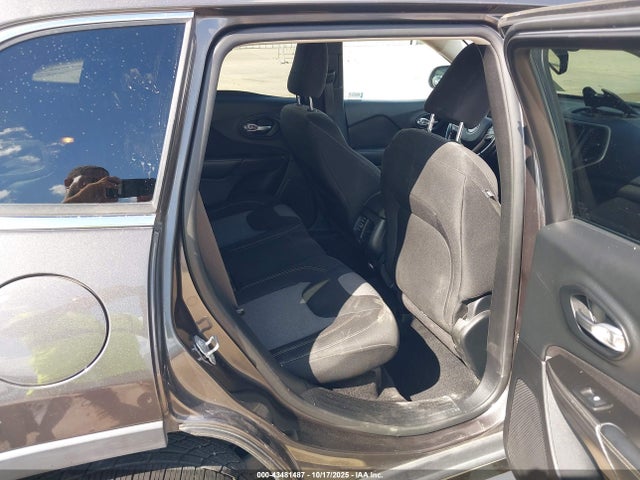 1C4PJLCB1EW204367 Jeep Cherokee Latitude
