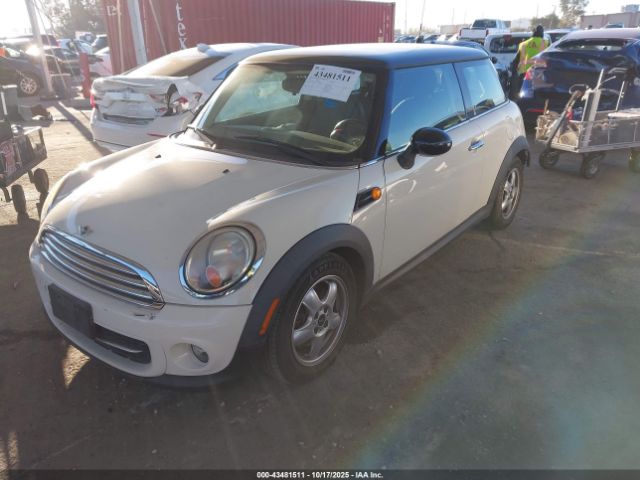 2011 MINI COOPER WMWSU3C56BT094728 Photo 1