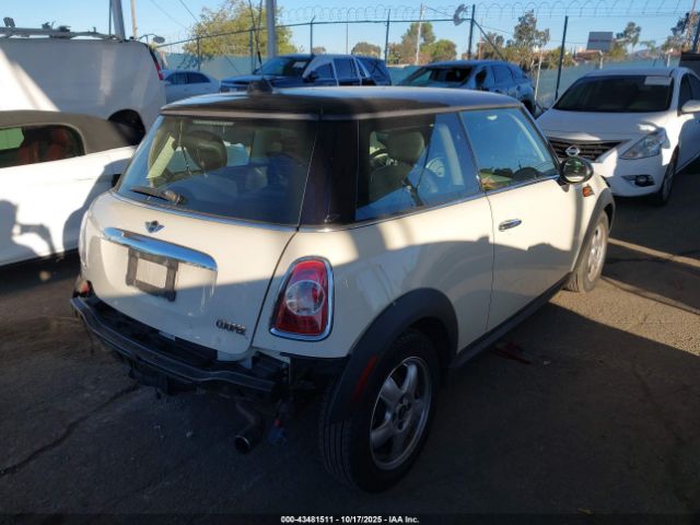 2011 MINI COOPER WMWSU3C56BT094728 Photo 3