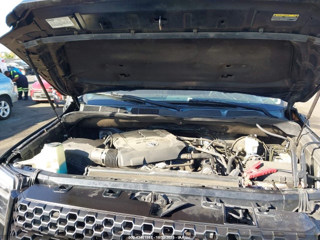 5TFAY5F11KX814257 Toyota Tundra Platinum 5.7l V8