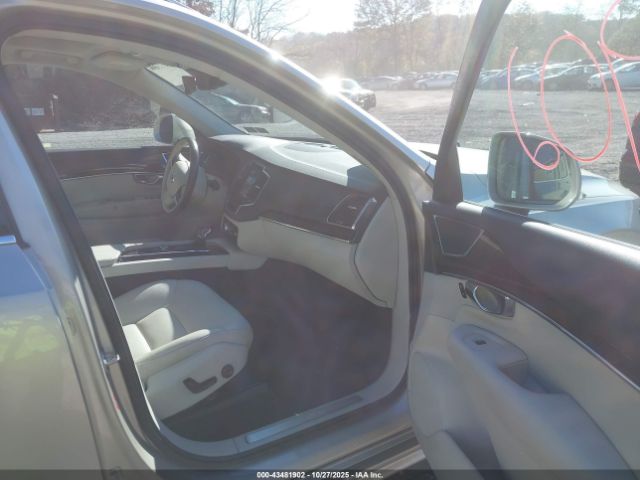 2018 VOLVO XC90 YV4A22PK2J1376810 Photo 4