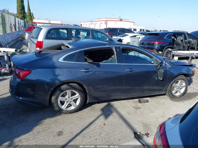 1G1ZC5ST6KF135799 Chevrolet Malibu 1fl